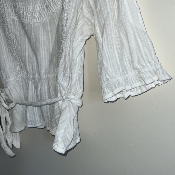 HAYDEN - SMALL WHITE ELASTIC WAIST W/ TIE BLOUSE EUC - Picture 4 of 12